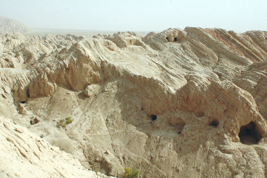 玛扎伯哈石窟图片